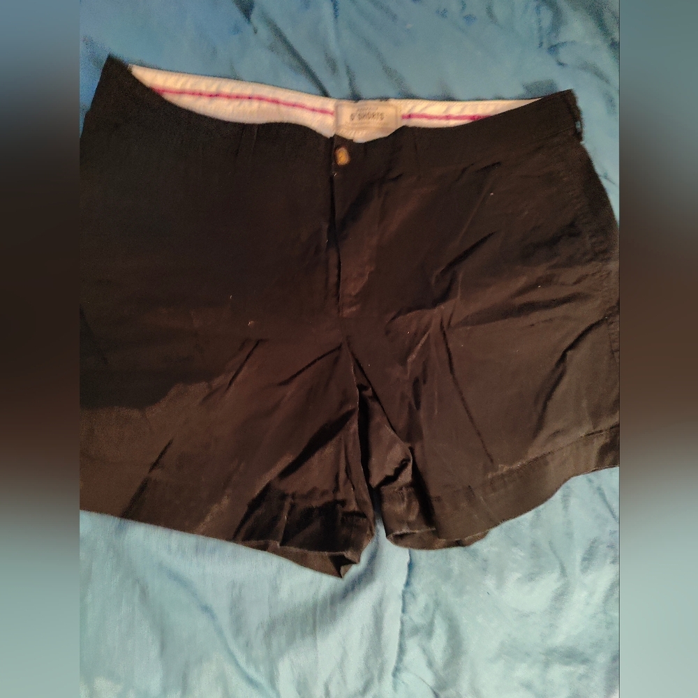 Old Navy Black Women's Black Shorts, 5 Inch Inseam, Size 14